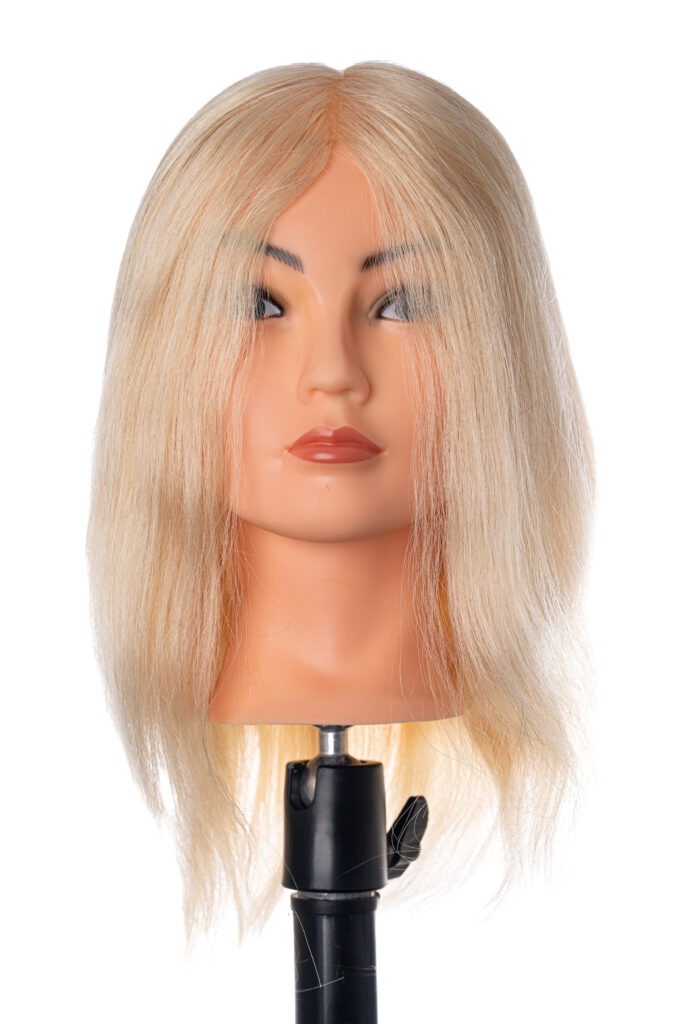 Oefenhoofd Betty blond – 40cm echt haar – vooraanzicht